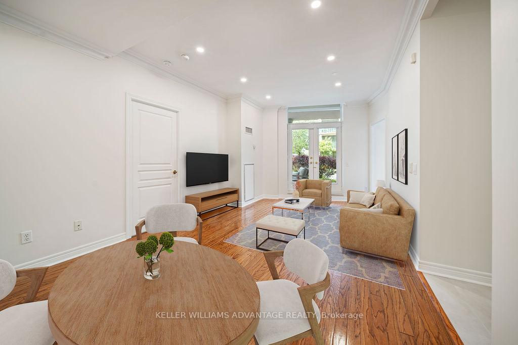 Photo 5 of Unit 111, 9 Boardwalk Drive, Toronto, The Beaches — HOMEH