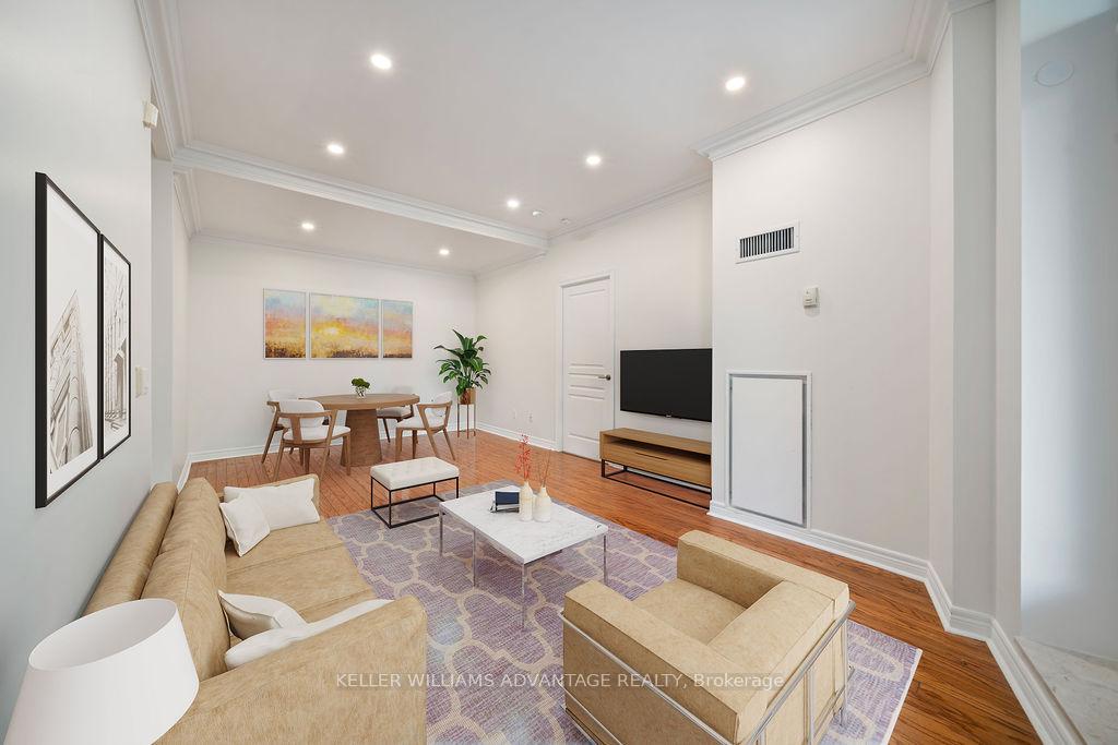 Photo 8 of Unit 111, 9 Boardwalk Drive, Toronto, The Beaches — HOMEH