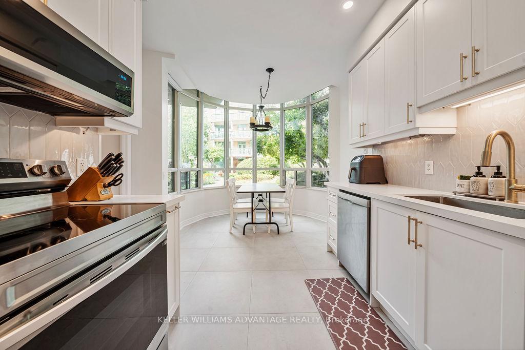 Photo 13 of Unit 111, 9 Boardwalk Drive, Toronto, The Beaches — HOMEH