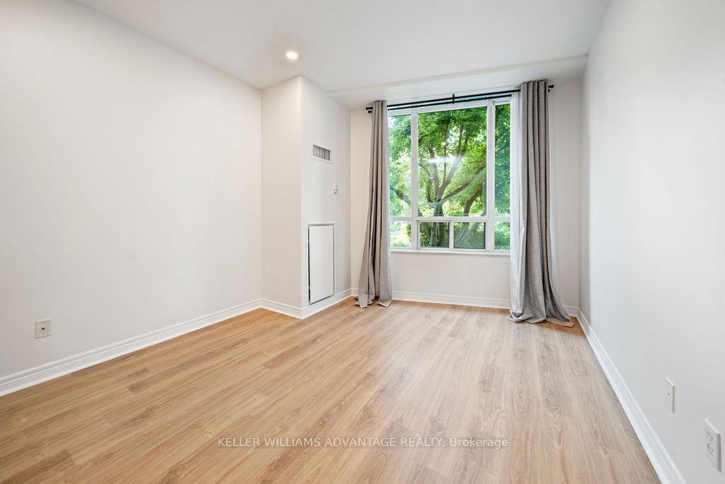 Photo 18 of Unit 111, 9 Boardwalk Drive, Toronto, The Beaches — HOMEH