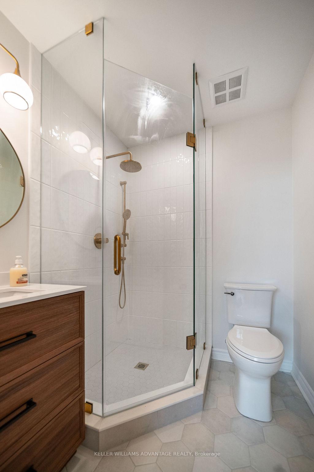 Photo 32 of Unit 111, 9 Boardwalk Drive, Toronto, The Beaches — HOMEH