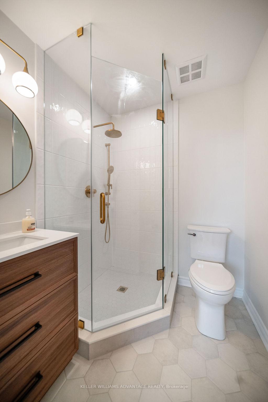 Photo 33 of Unit 111, 9 Boardwalk Drive, Toronto, The Beaches — HOMEH