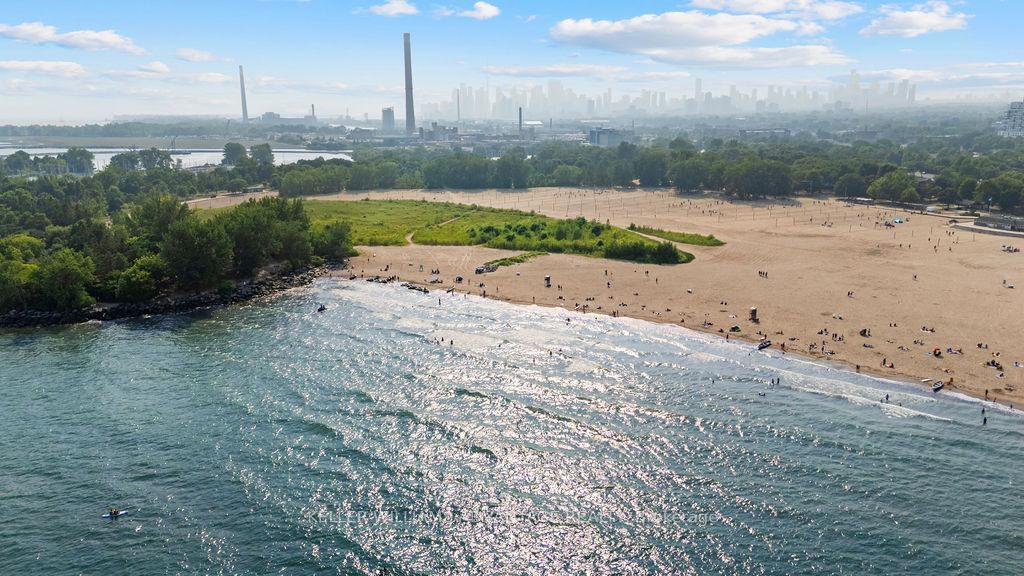 Photo 38 of Unit 111, 9 Boardwalk Drive, Toronto, The Beaches — HOMEH