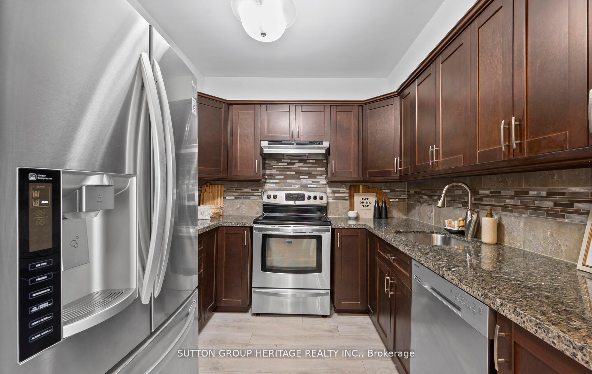 Photo 6 of Unit 1015, 1000 The Esplanade Avenue N, Pickering, Town Centre — HOMEH