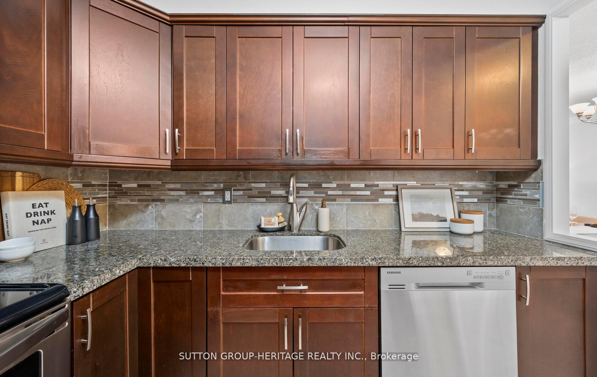 Photo 8 of Unit 1015, 1000 The Esplanade Avenue N, Pickering, Town Centre — HOMEH