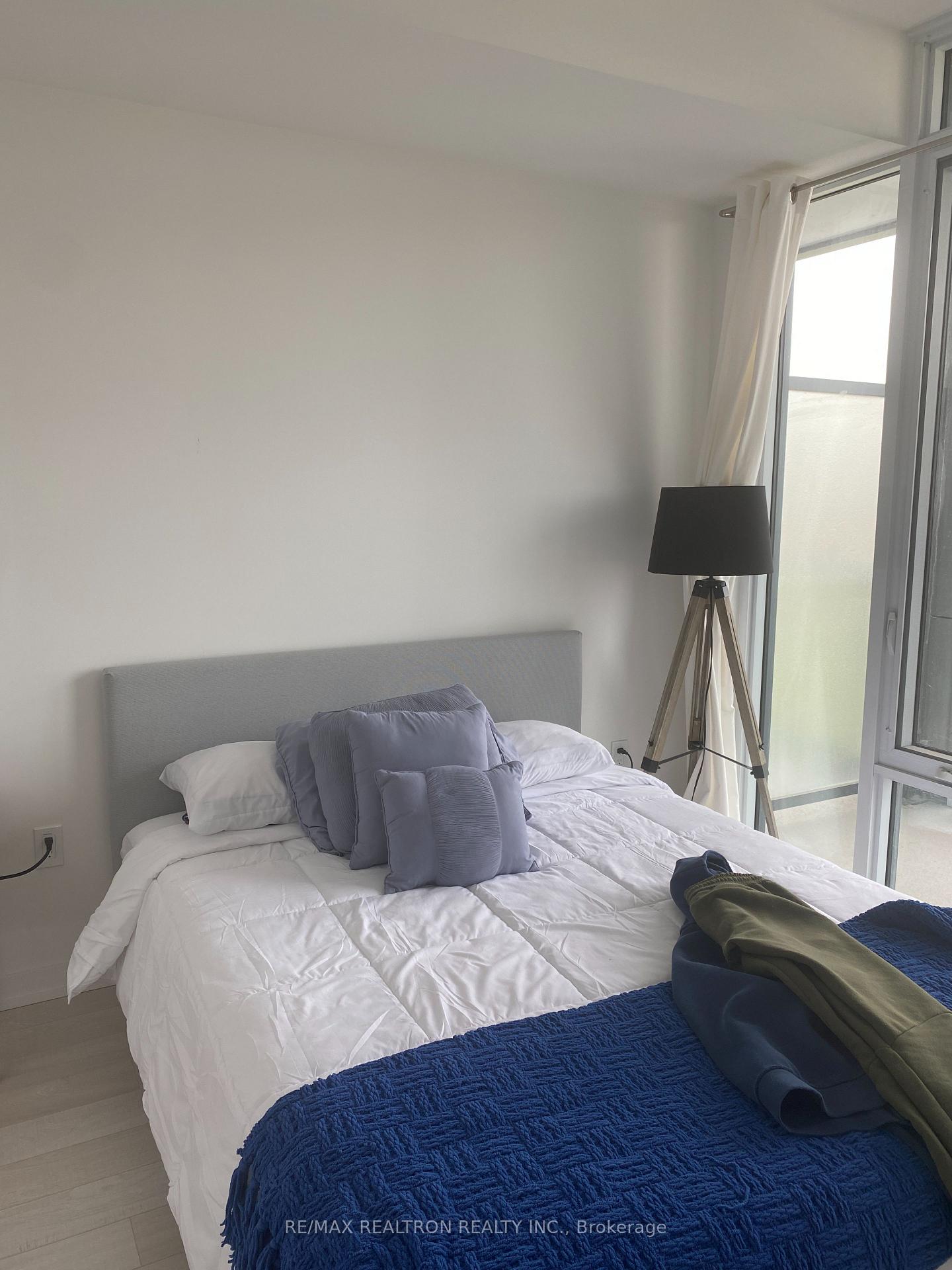 Photo 5 of Unit 906, 50 Power Street, Toronto, Moss Park — HOMEH