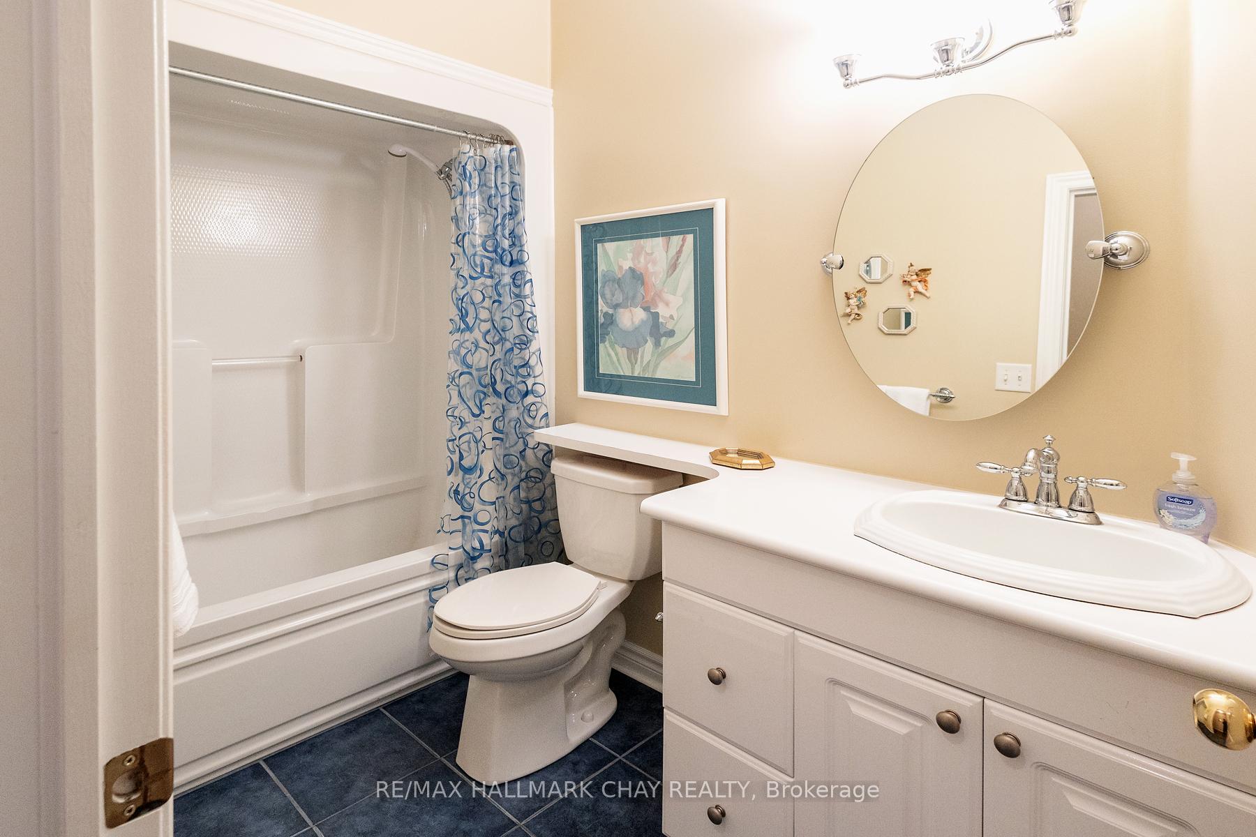 Photo 21 of 60 Crompton Drive, Barrie, Little Lake — HOMEH