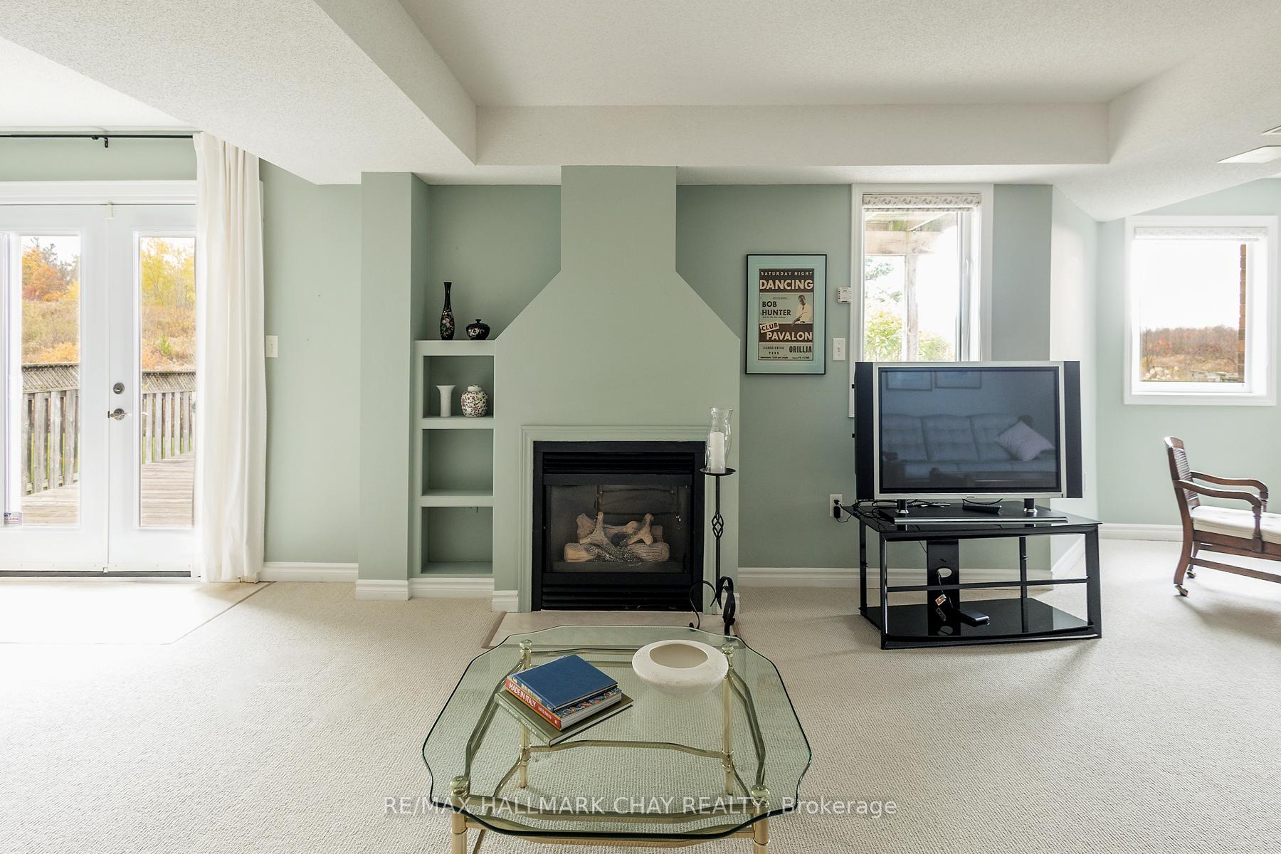 Photo 35 of 60 Crompton Drive, Barrie, Little Lake — HOMEH