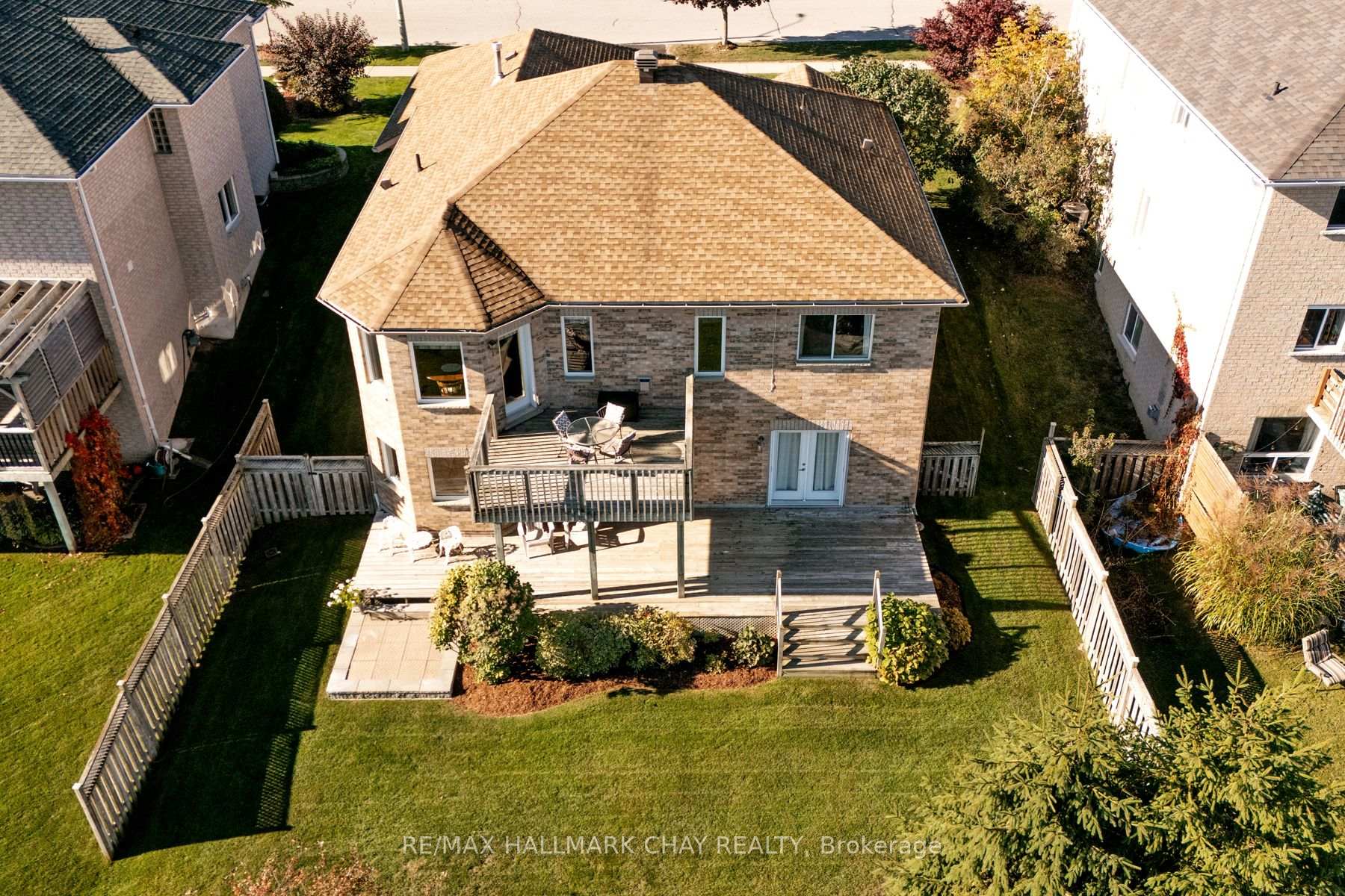Photo 45 of 60 Crompton Drive, Barrie, Little Lake — HOMEH