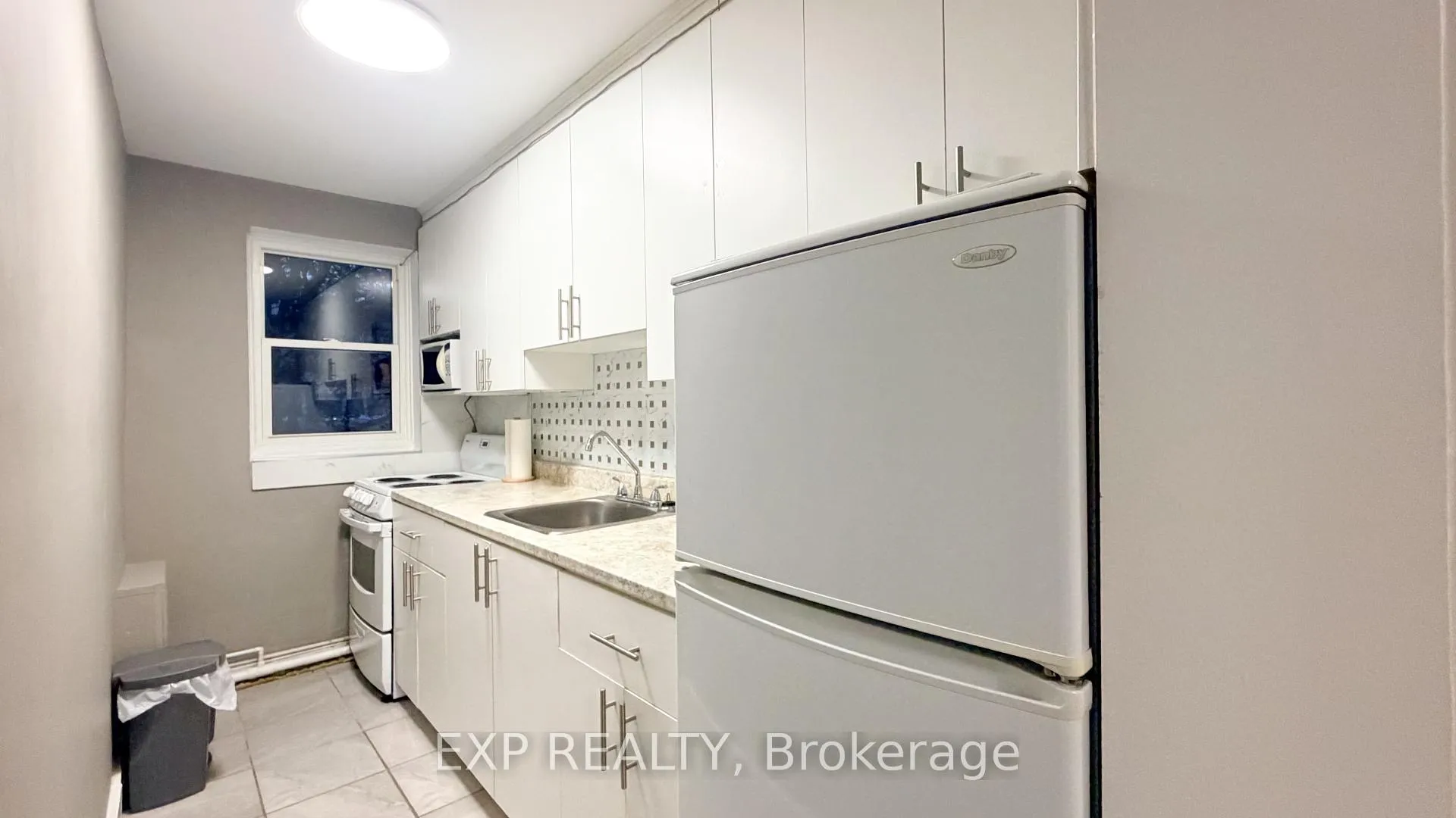 Photo 5 of Unit 1, 725 Melbourne Avenue, Ottawa, Laurentianview — HOMEH