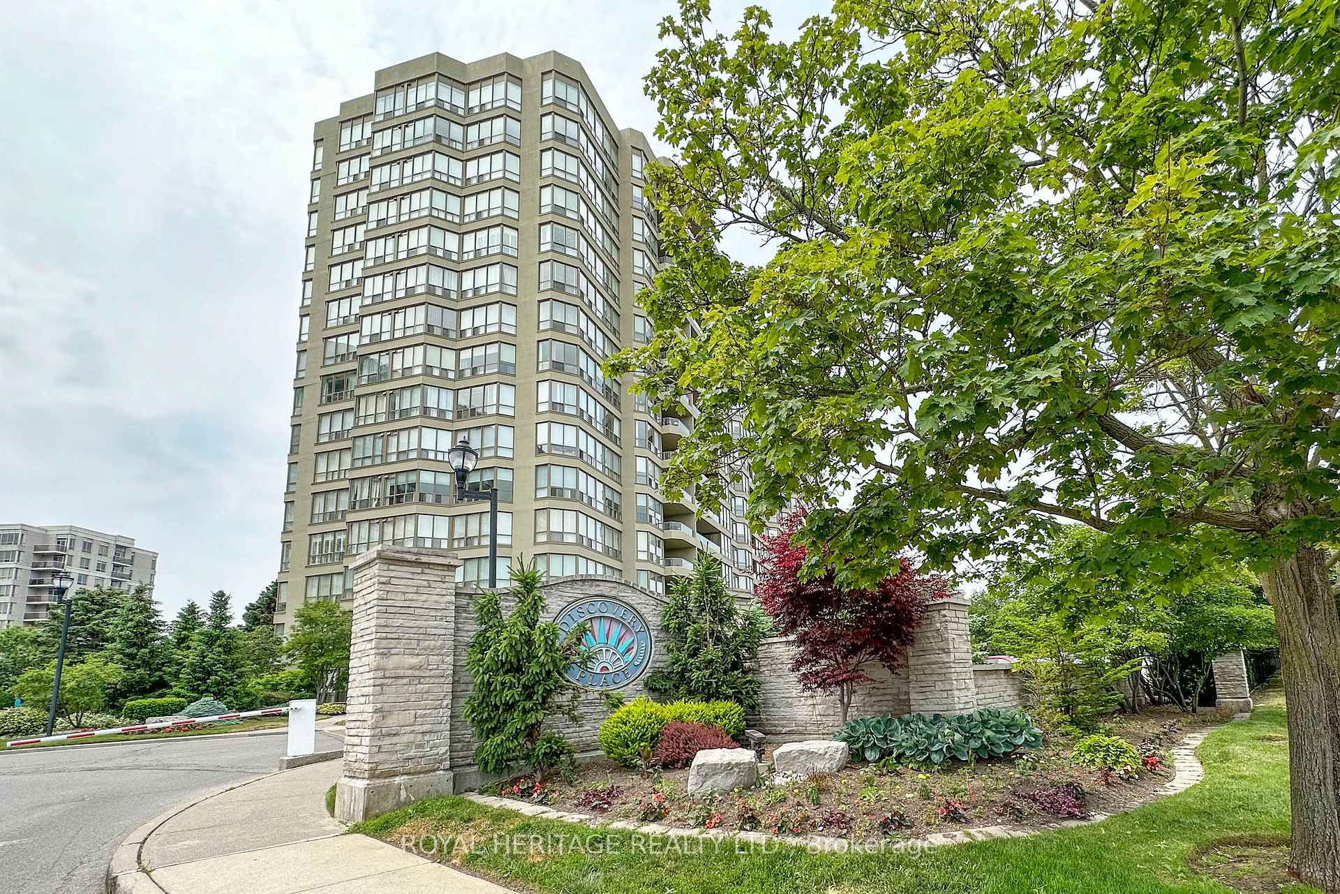 Photo 1 of Unit 1011, 1890 Valley Farm Road, Pickering, Town Centre — HOMEH