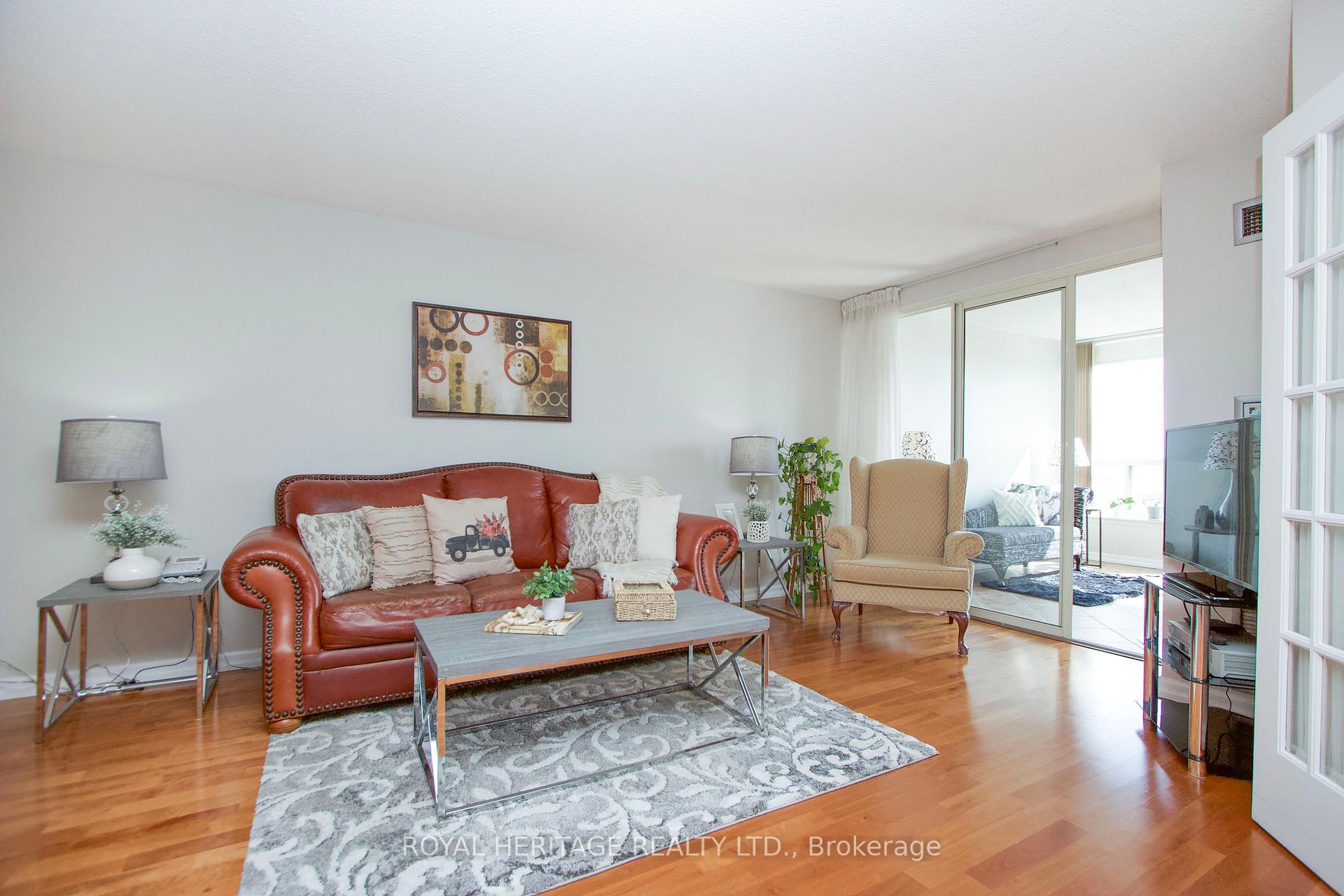 Photo 5 of Unit 1011, 1890 Valley Farm Road, Pickering, Town Centre — HOMEH