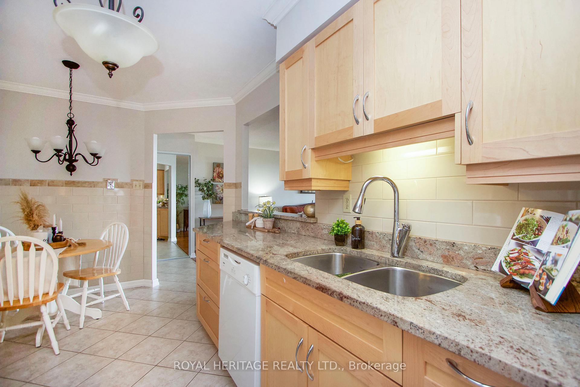 Photo 10 of Unit 1011, 1890 Valley Farm Road, Pickering, Town Centre — HOMEH