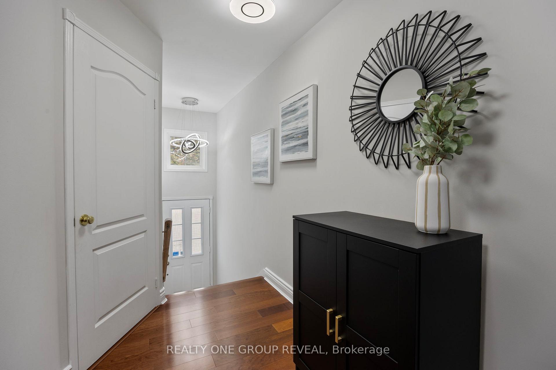 Photo 4 of Unit 803, 1400 The Esplanade Drive N, Pickering, Town Centre — HOMEH