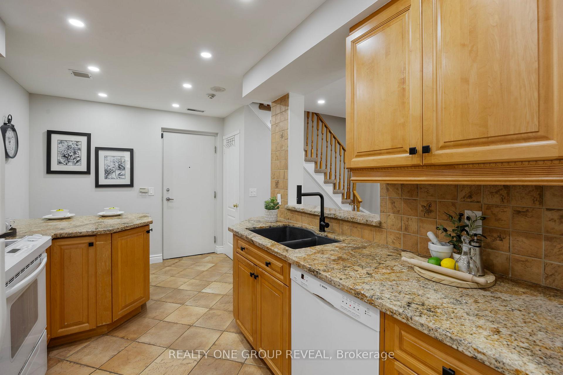 Photo 14 of Unit 803, 1400 The Esplanade Drive N, Pickering, Town Centre — HOMEH