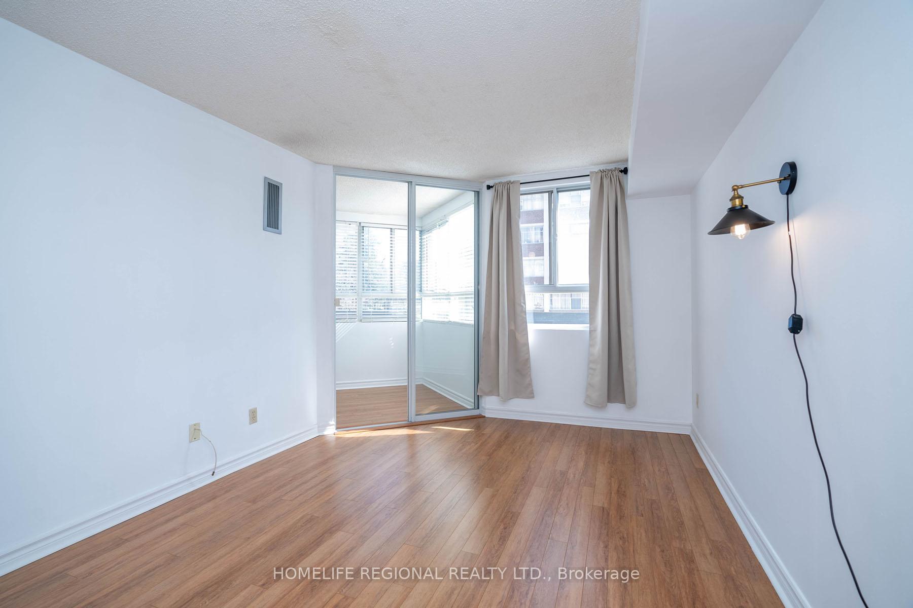 Photo 4 of Unit 412, 4 Park Vista, Toronto, O'Connor-Parkview — HOMEH