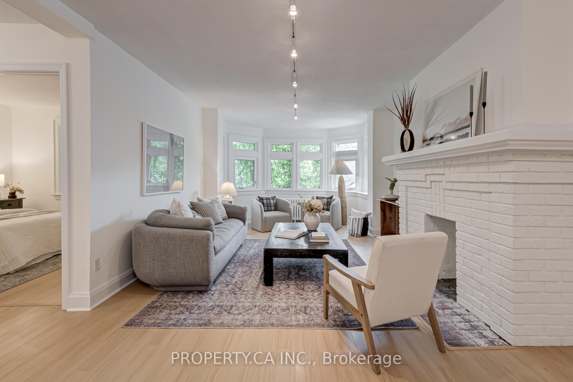 Photo 2 of Unit 13, 1599 Bathurst Street, Toronto, Forest Hill South — HOMEH
