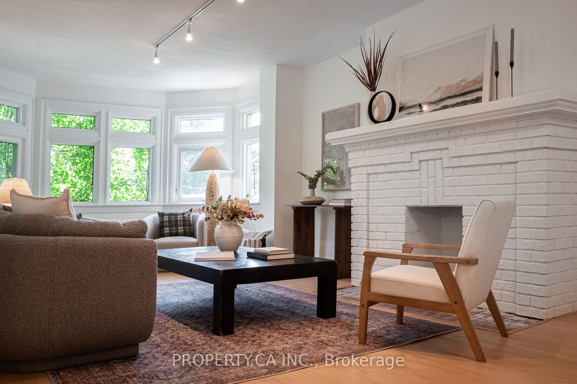 Photo 5 of Unit 13, 1599 Bathurst Street, Toronto, Forest Hill South — HOMEH