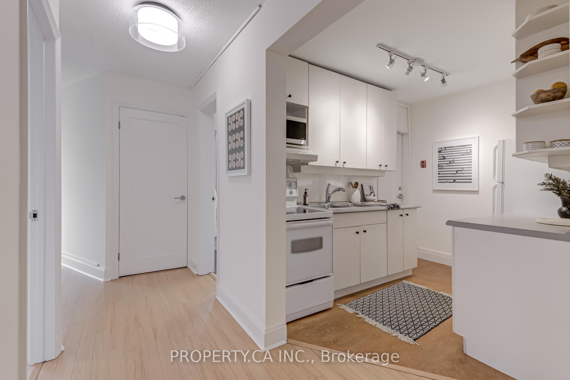 Photo 12 of Unit 13, 1599 Bathurst Street, Toronto, Forest Hill South — HOMEH