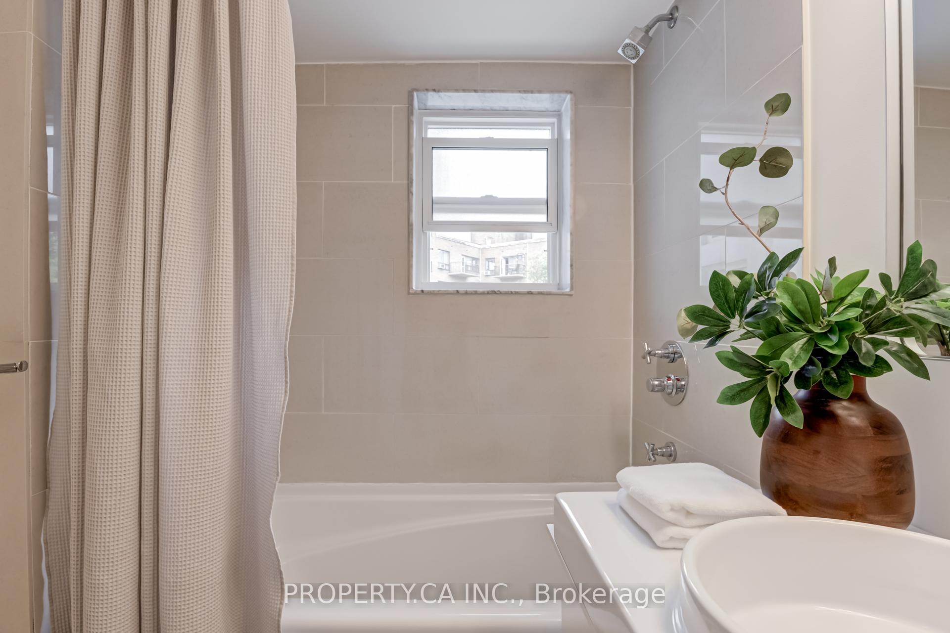 Photo 24 of Unit 13, 1599 Bathurst Street, Toronto, Forest Hill South — HOMEH