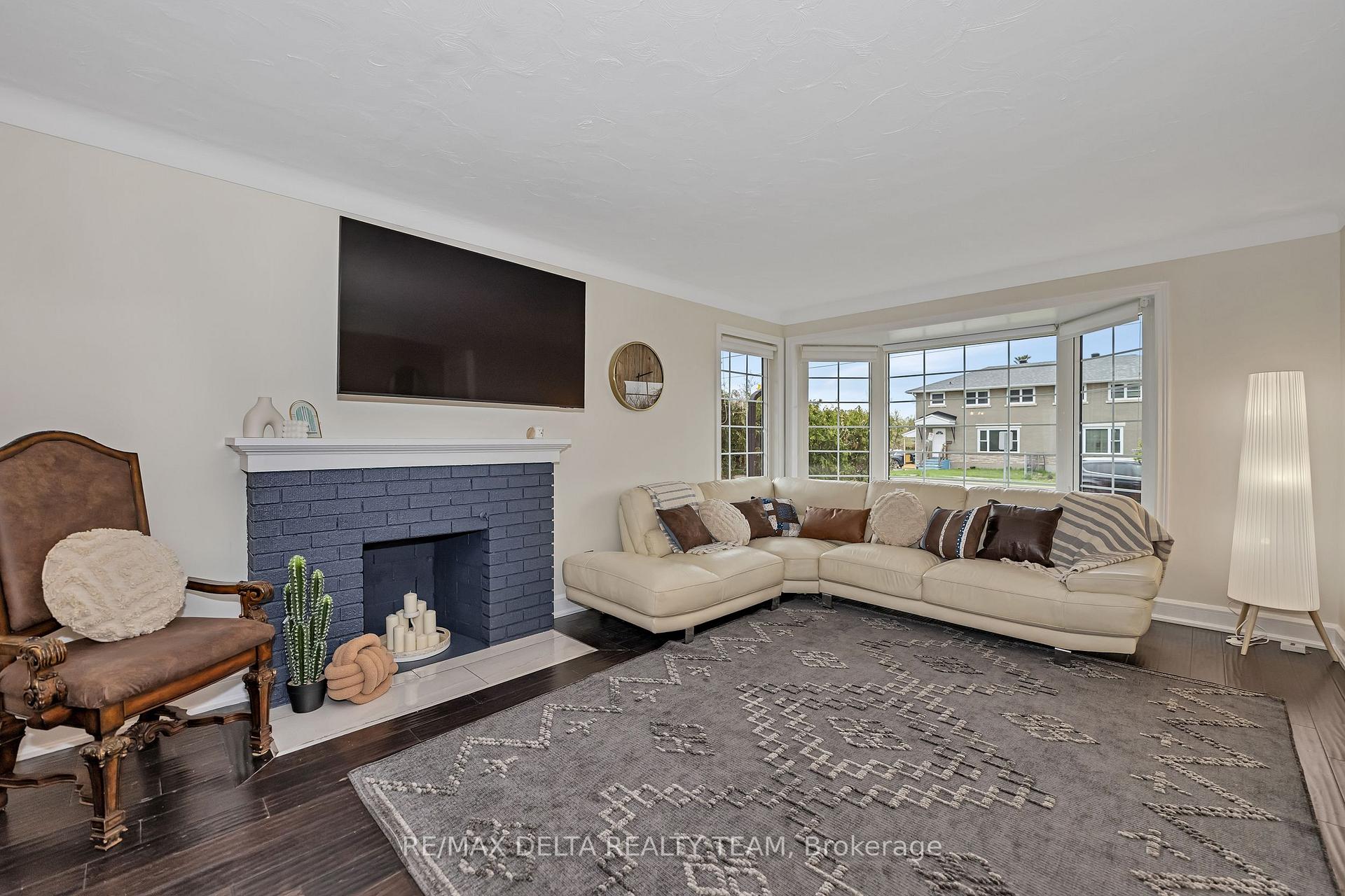 Photo 12 of 706 Smyth Road, Ottawa, Elmvale Acres — HOMEH