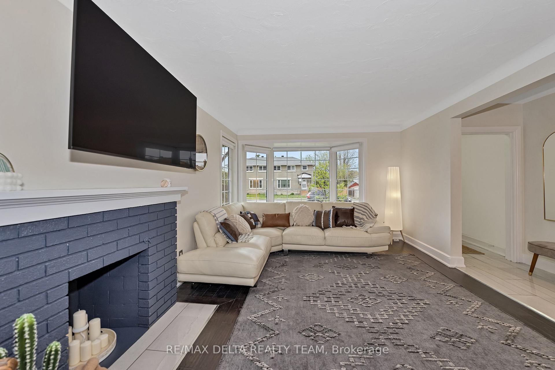Photo 11 of 706 Smyth Road, Ottawa, Elmvale Acres — HOMEH