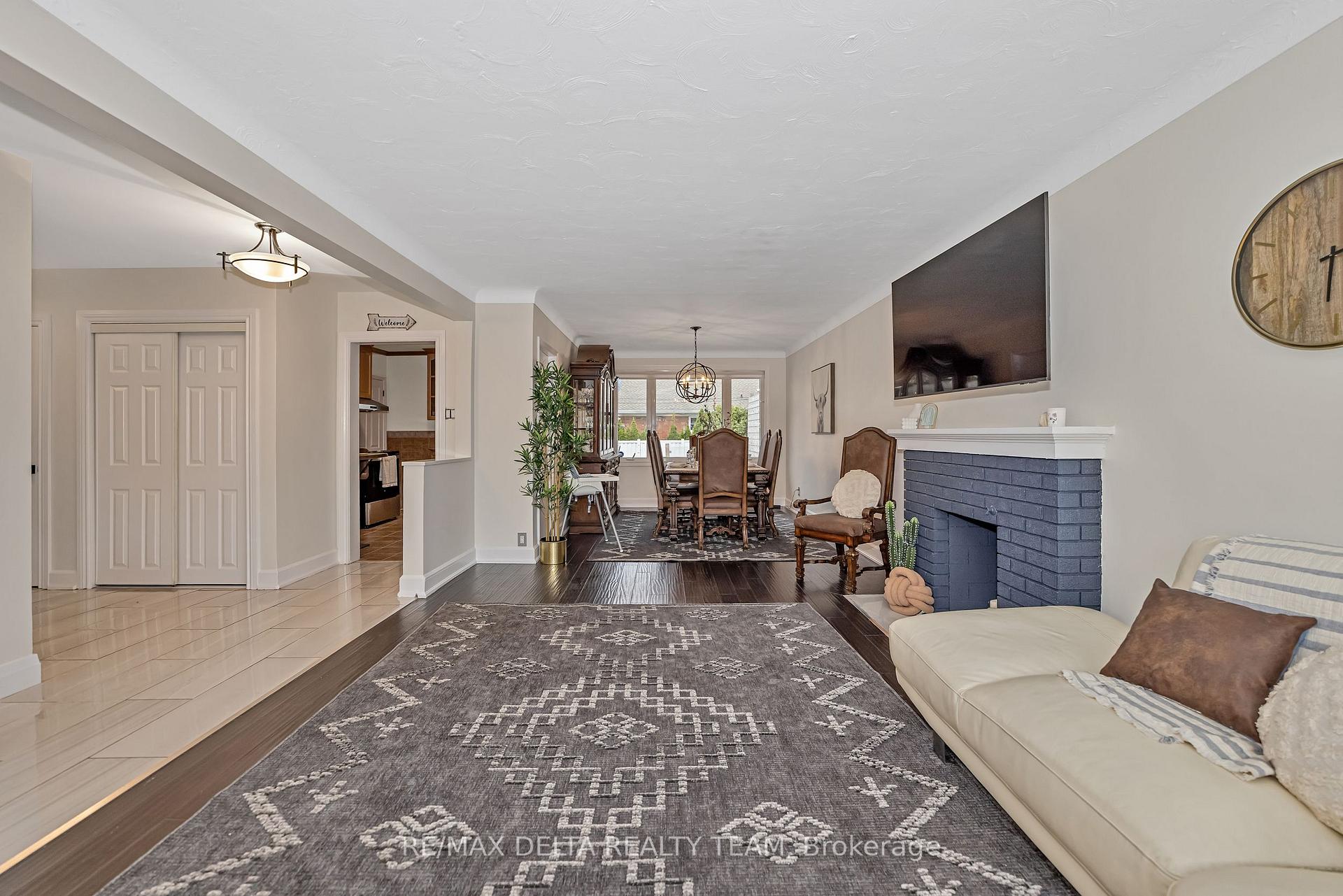 Photo 19 of 706 Smyth Road, Ottawa, Elmvale Acres — HOMEH