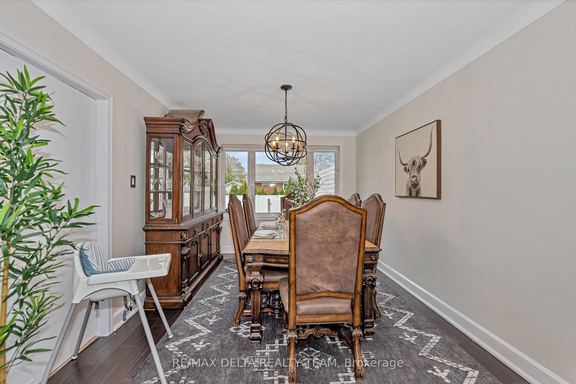 Photo 18 of 706 Smyth Road, Ottawa, Elmvale Acres — HOMEH