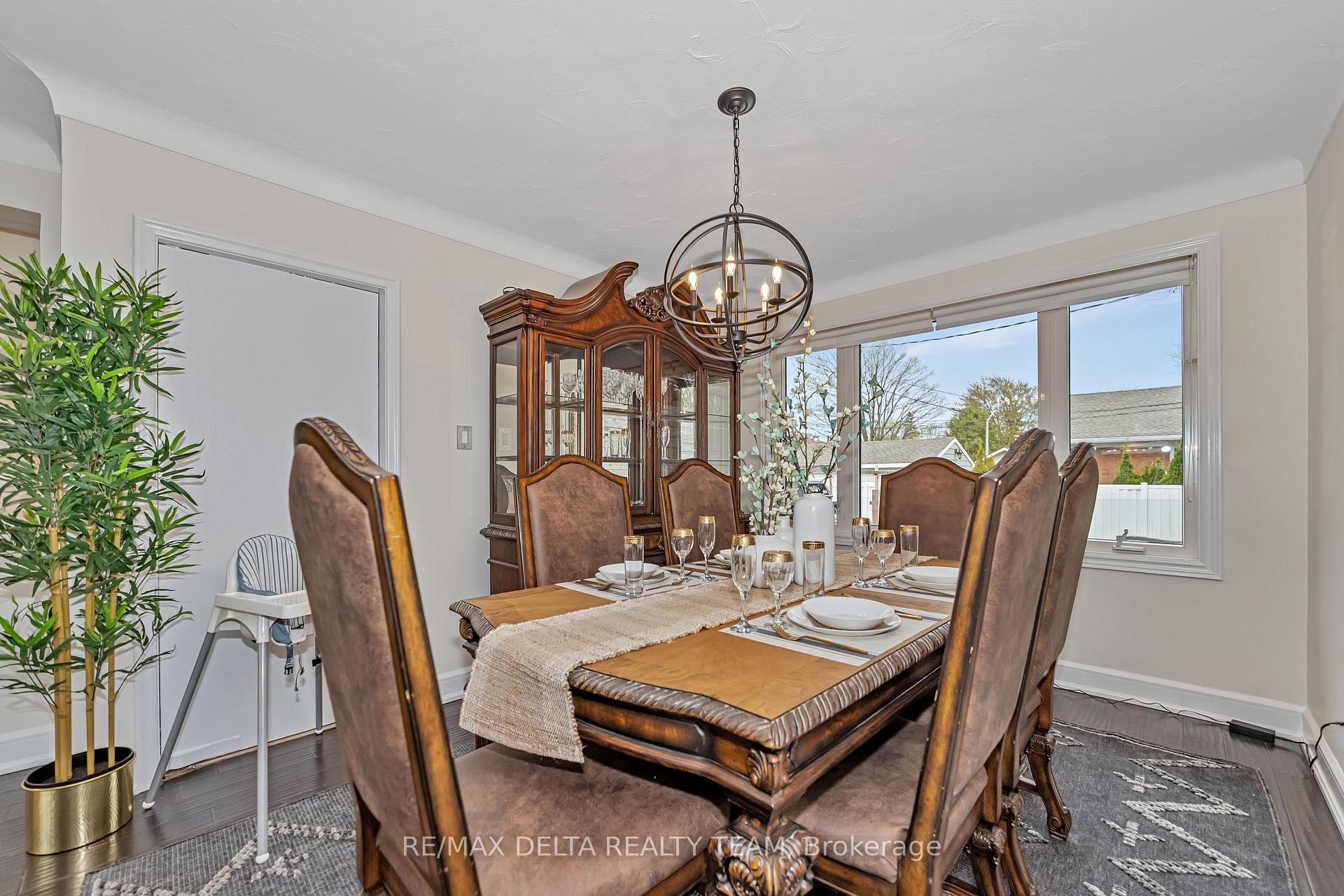 Photo 20 of 706 Smyth Road, Ottawa, Elmvale Acres — HOMEH