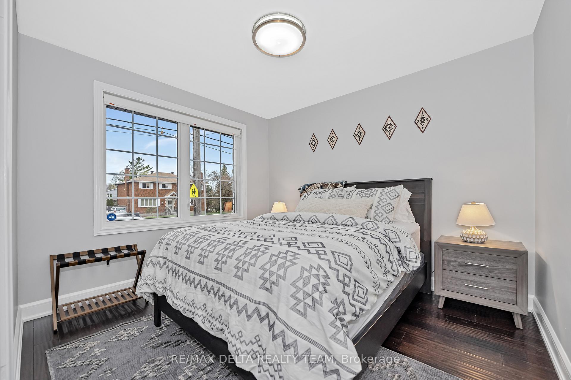 Photo 31 of 706 Smyth Road, Ottawa, Elmvale Acres — HOMEH