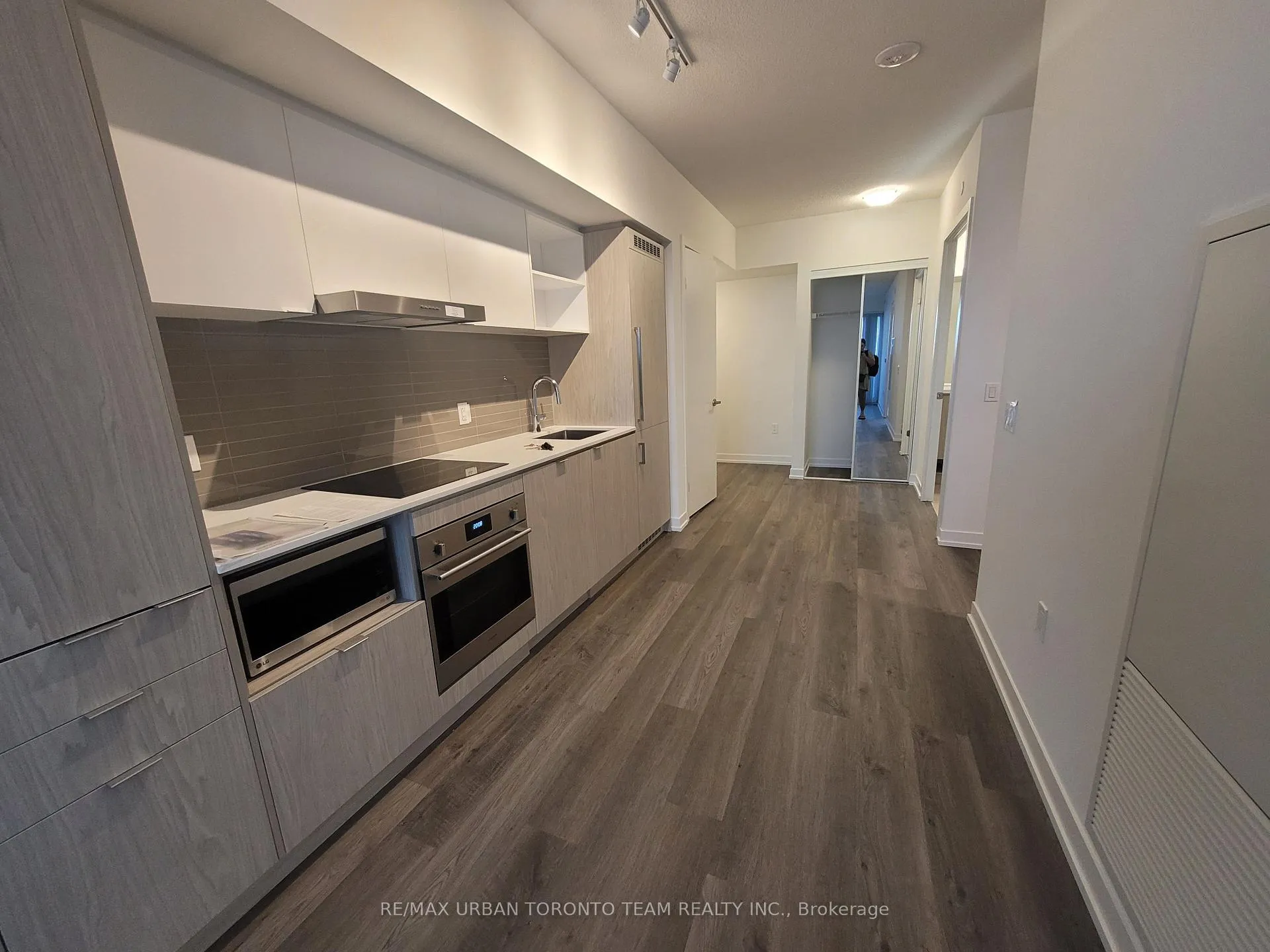 Photo 3 of Unit 4310, 55 Cooper Street, Toronto, Waterfront Communities — HOMEH
