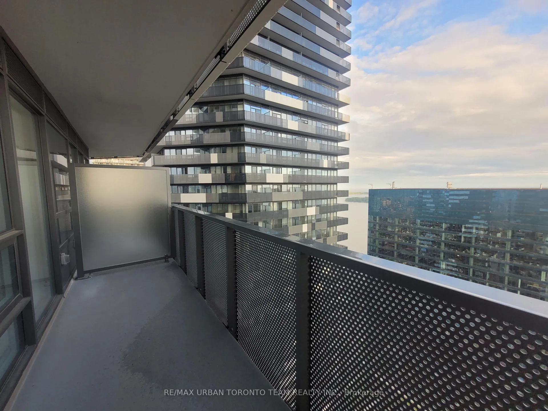 Photo 9 of Unit 4310, 55 Cooper Street, Toronto, Waterfront Communities — HOMEH