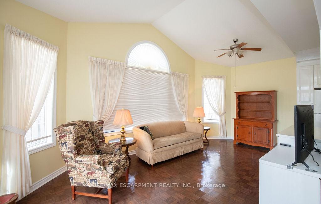 Photo 19 of 91 Silverbirch Boulevard, Hamilton, Villages of Glancaster — HOMEH
