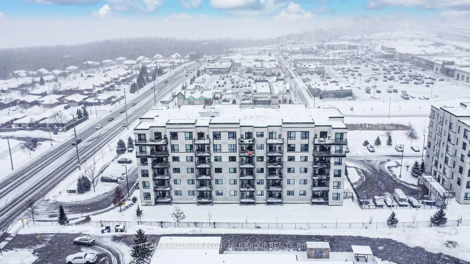 Front of Unit 404, 295 Cundles Road E