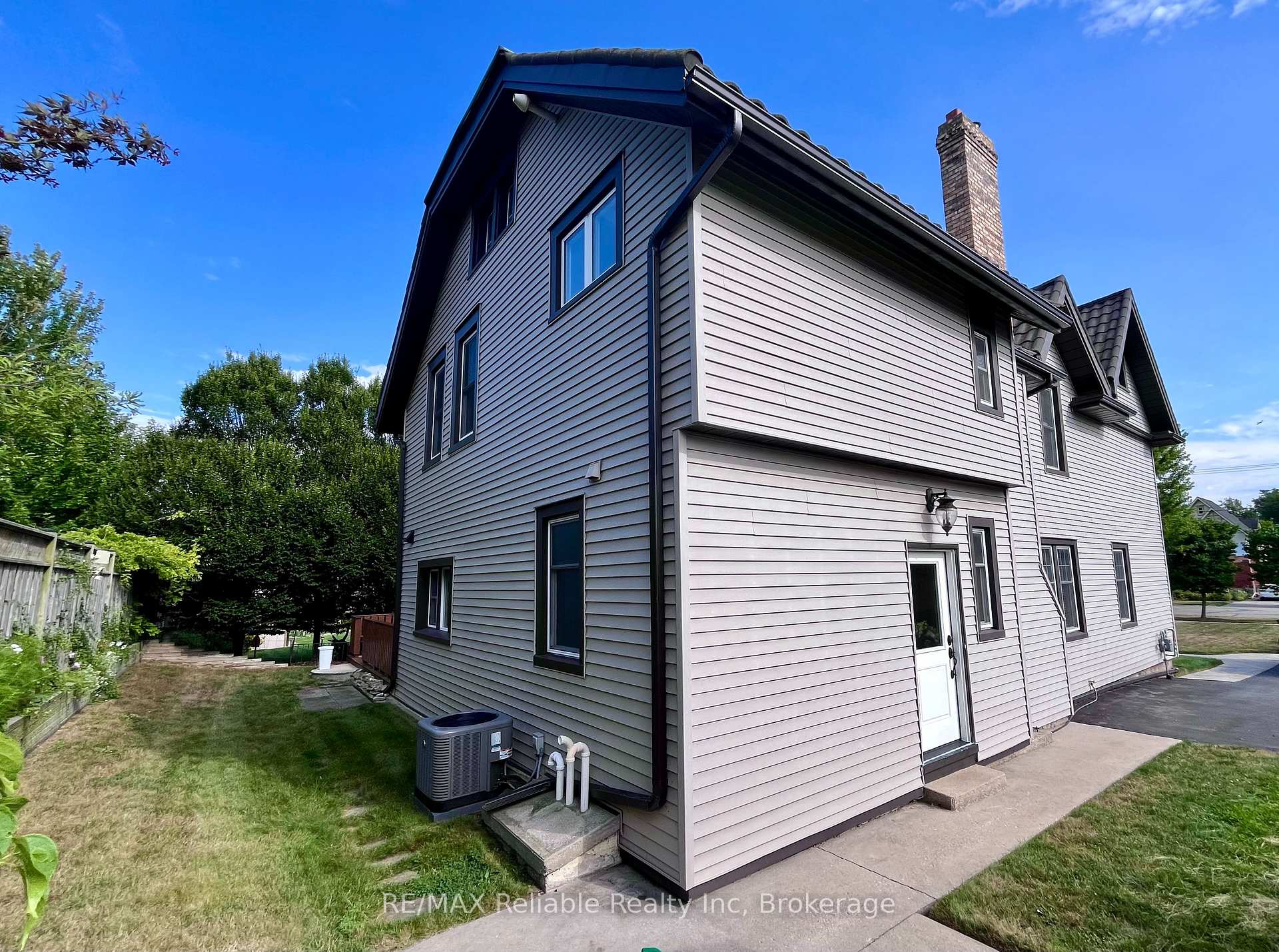 Photo 22 of 128 West Street W, Goderich, Goderich (Town) — HOMEH