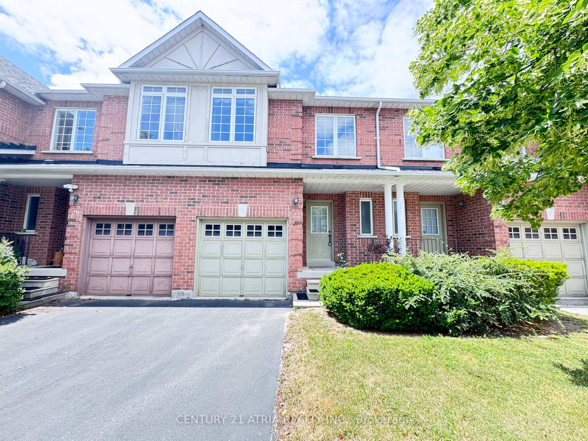 Photo 1 of 22 Zermatt Way, Markham, Unionville — HOMEH