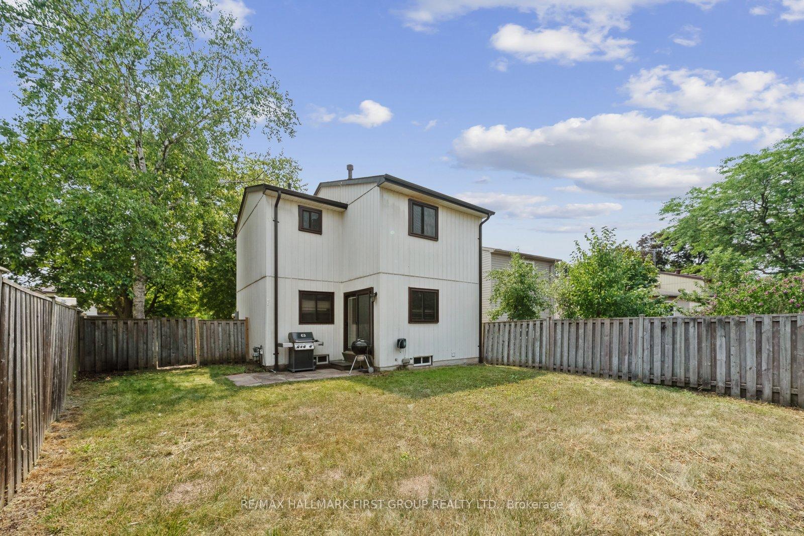 Photo 4 of Unit 1, 136 Rands Road N, Ajax, South West — HOMEH
