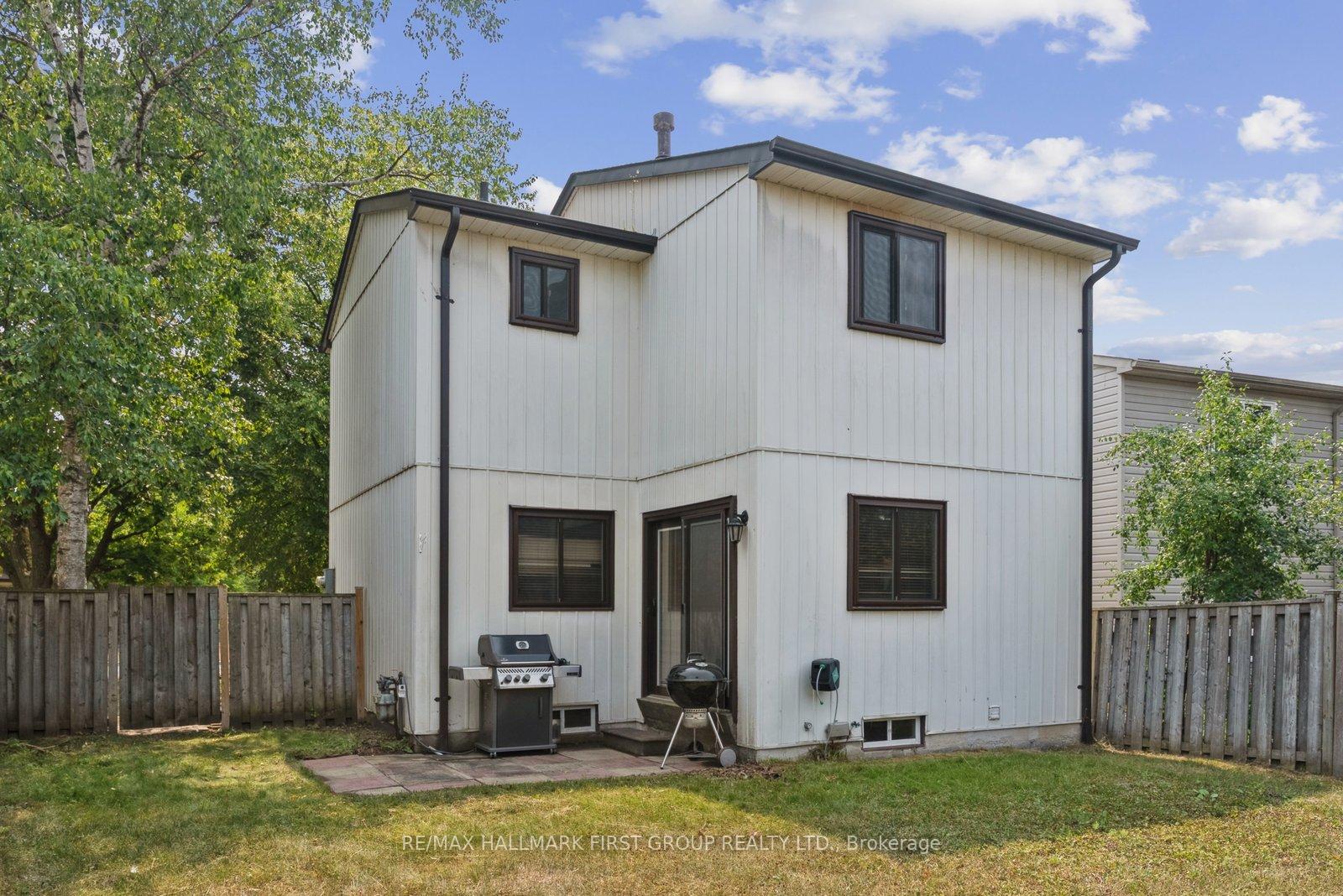 Photo 5 of Unit 1, 136 Rands Road N, Ajax, South West — HOMEH