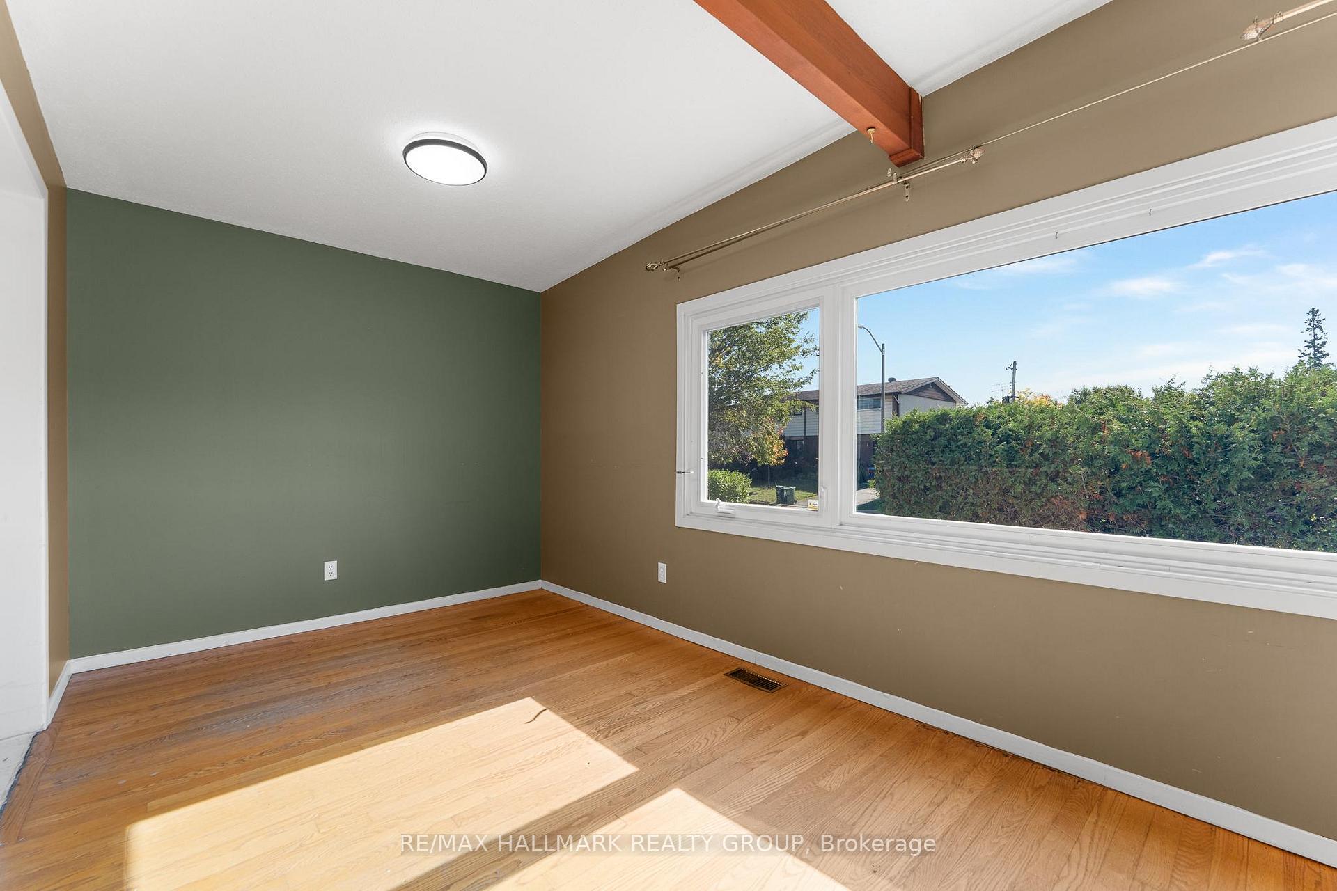 Photo 7 of 2437 Tupper Avenue, Ottawa, Hawthorne Meadows — HOMEH