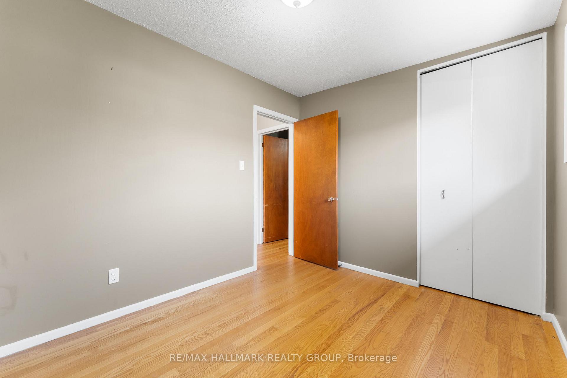 Photo 16 of 2437 Tupper Avenue, Ottawa, Hawthorne Meadows — HOMEH