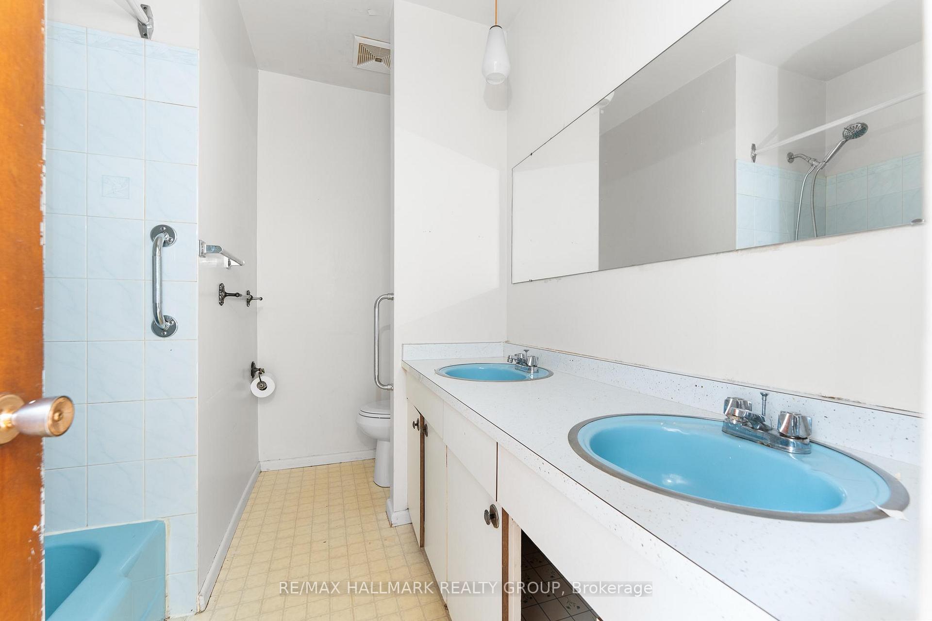 Photo 18 of 2437 Tupper Avenue, Ottawa, Hawthorne Meadows — HOMEH