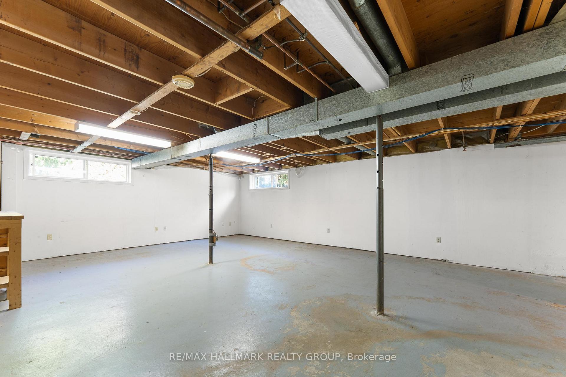Photo 19 of 2437 Tupper Avenue, Ottawa, Hawthorne Meadows — HOMEH