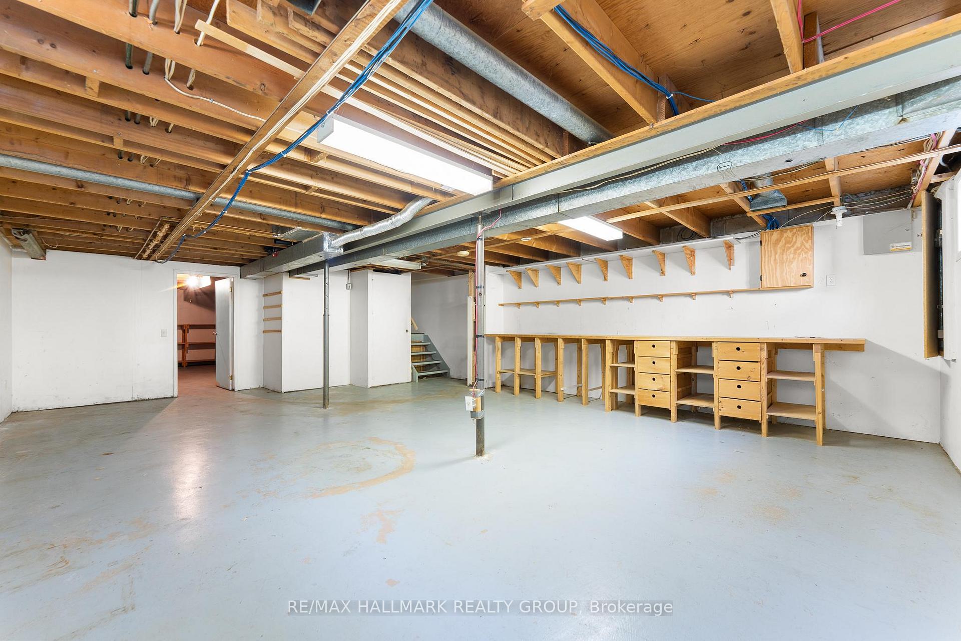 Photo 20 of 2437 Tupper Avenue, Ottawa, Hawthorne Meadows — HOMEH