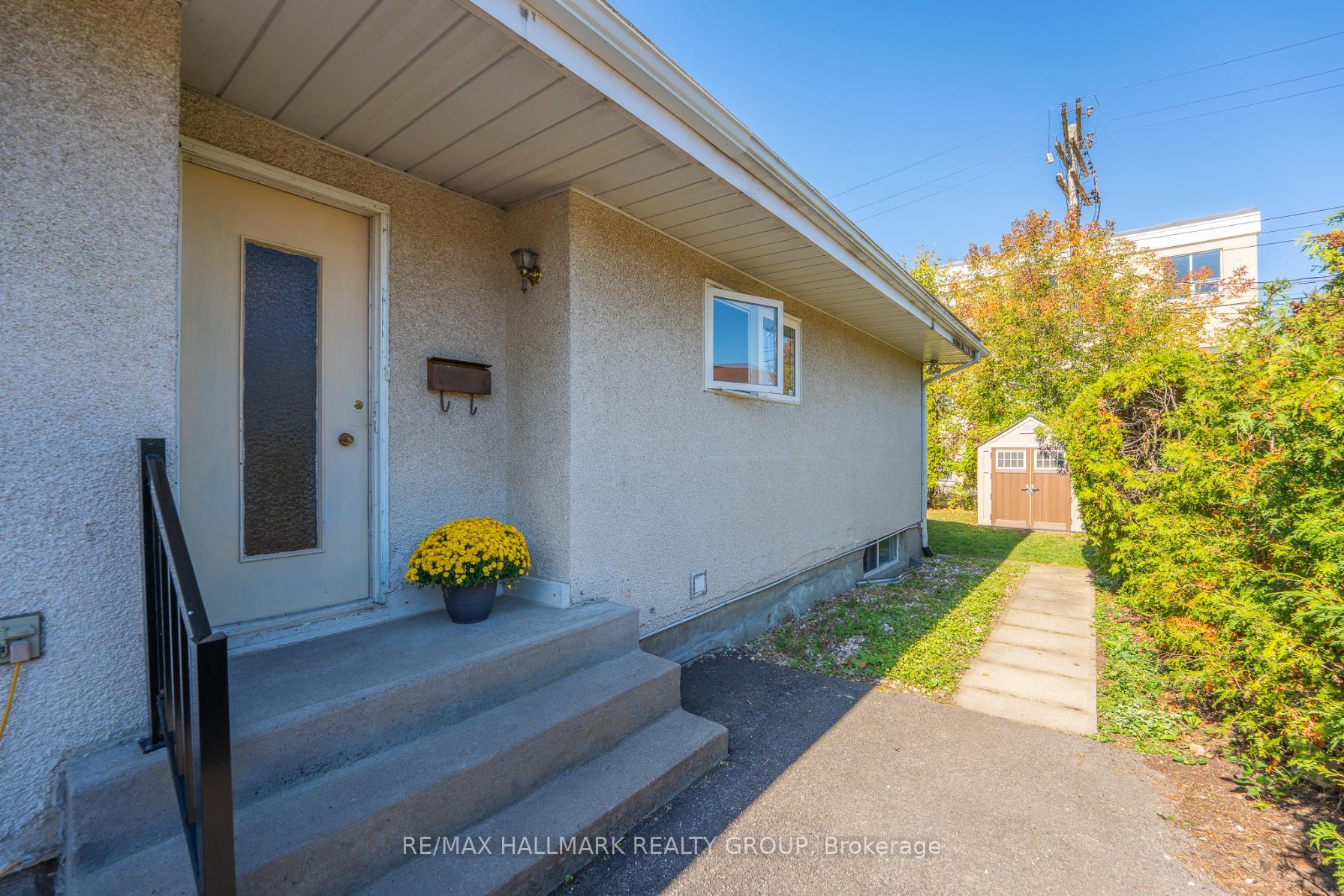 Photo 21 of 2437 Tupper Avenue, Ottawa, Hawthorne Meadows — HOMEH