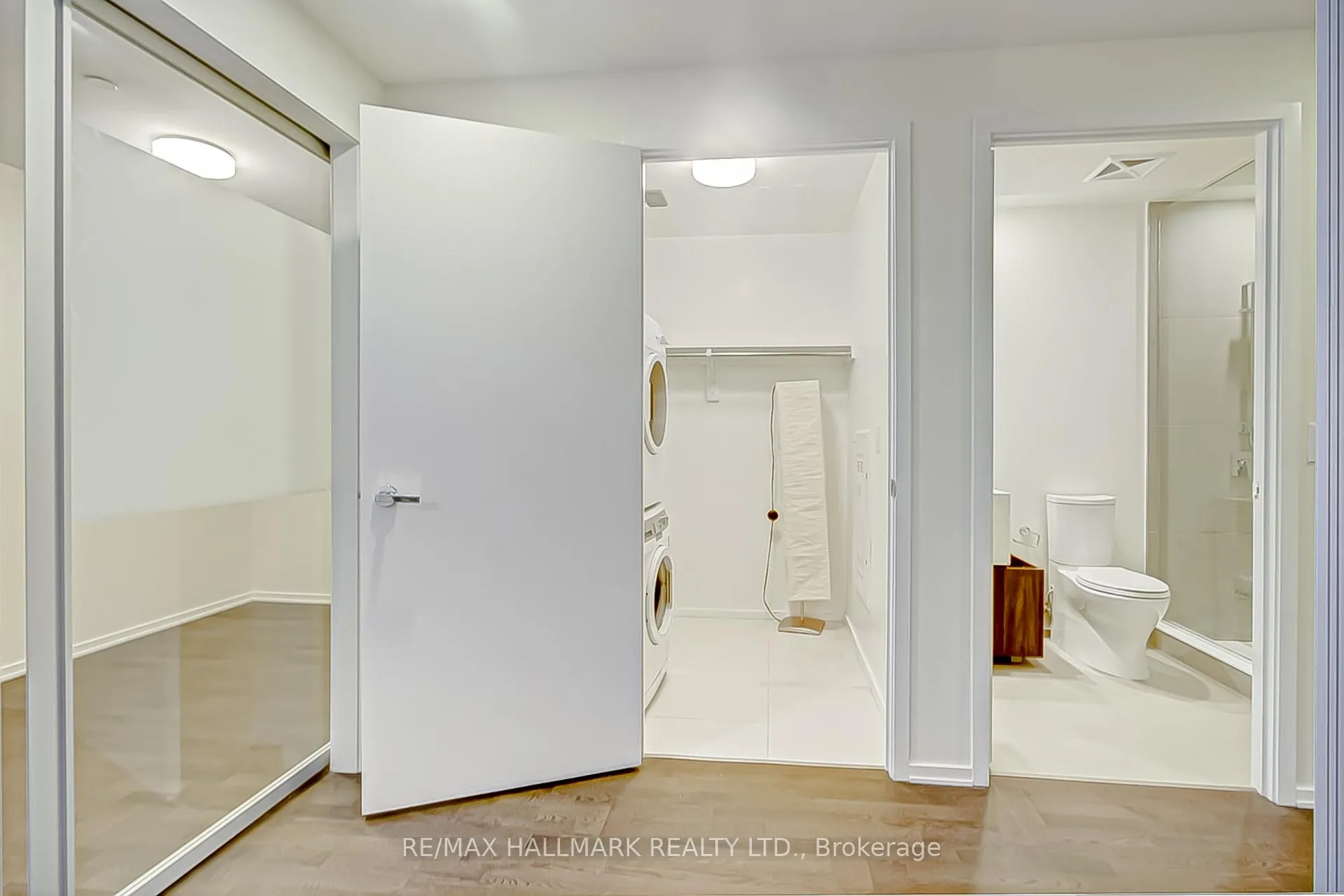 Photo 7 of Unit 314, 1 Bloor Street E, Toronto, Church-Yonge Corridor — HOMEH