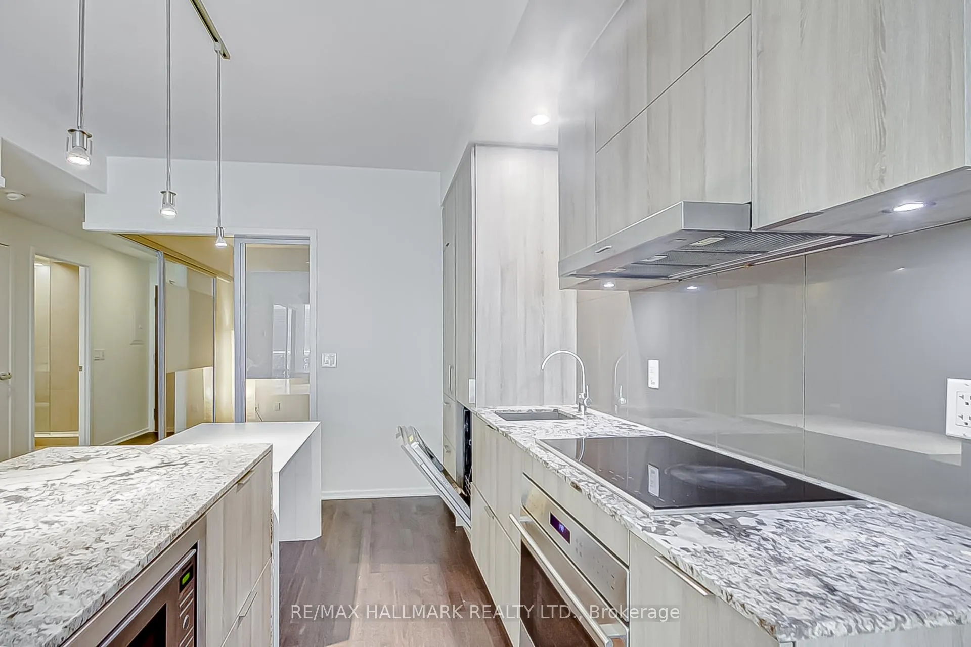 Photo 16 of Unit 314, 1 Bloor Street E, Toronto, Church-Yonge Corridor — HOMEH