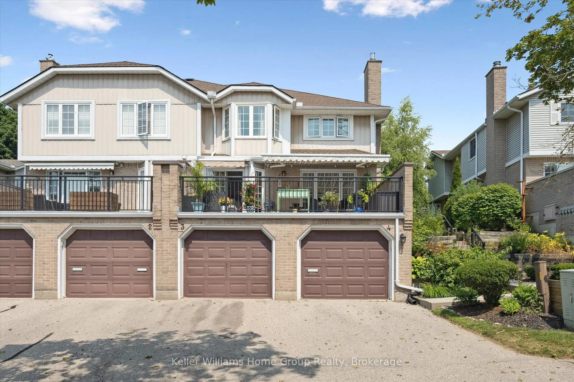 Front of Unit 4, 106 Woodlawn Road E