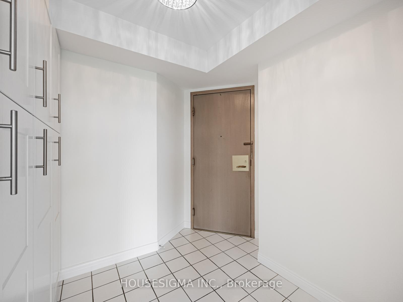 Photo 3 of Unit 403, 3233 Eglinton Avenue E, Scarborough, Scarborough Village — HOMEH