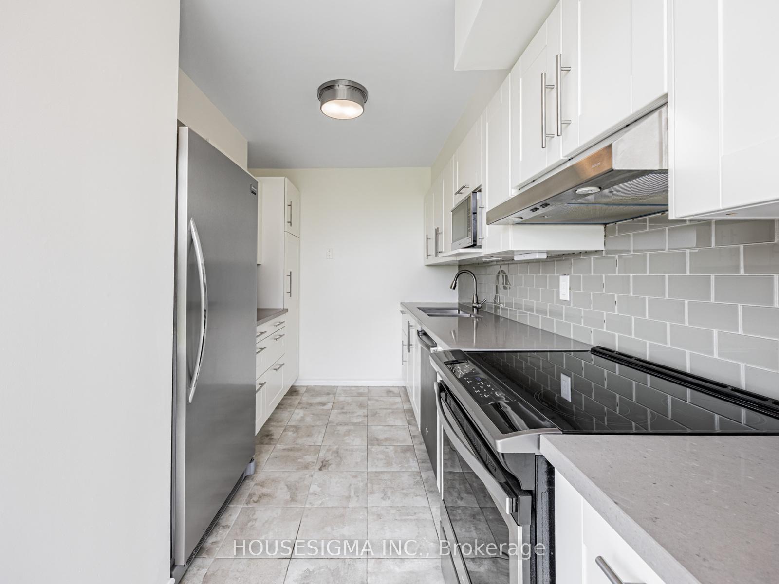 Photo 9 of Unit 403, 3233 Eglinton Avenue E, Scarborough, Scarborough Village — HOMEH