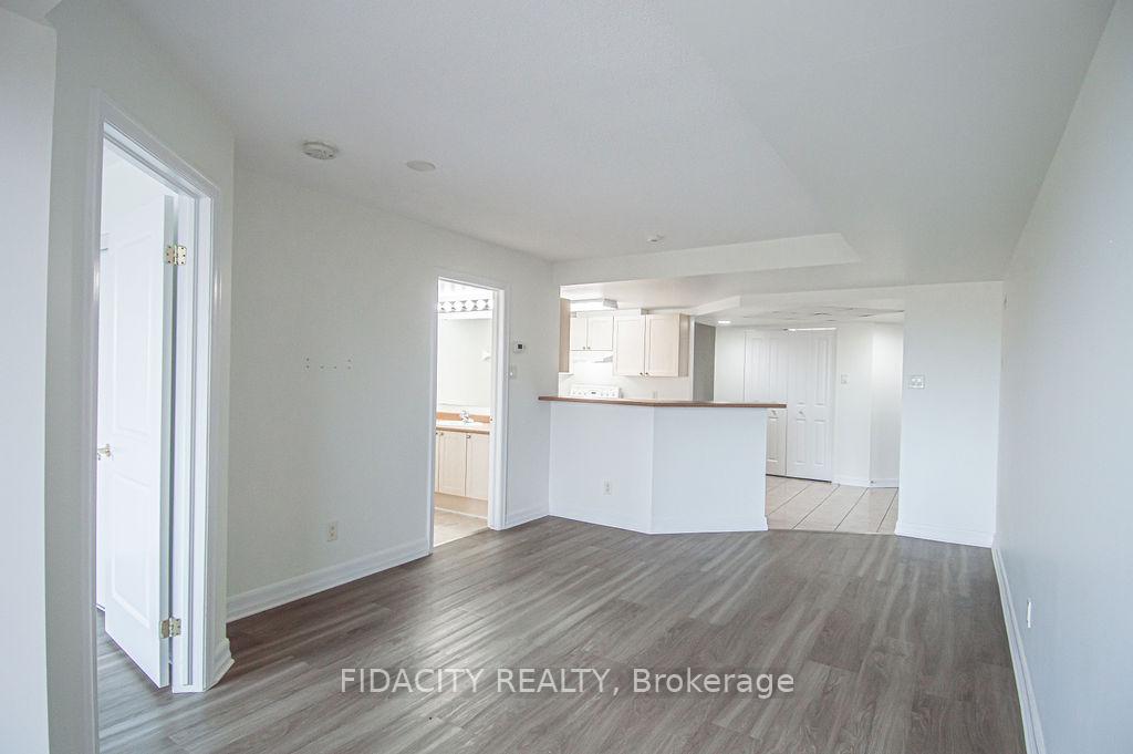 Photo 6 of Unit 7D, 310 Central Park Drive, Ottawa, Central Park — HOMEH